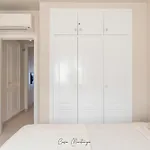De Diseno Reformado Con Piscina Y Jardin