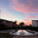 De Diseno Reformado Con Piscina Y Jardin * Denia