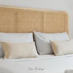 Apartman De Diseno Reformado Con Piscina Y Jardin