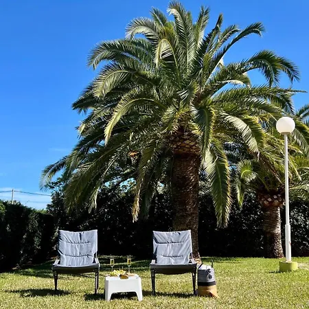 De Diseno Reformado Con Piscina Y Jardin Apartment