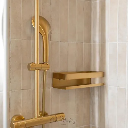 De Diseno Reformado Con Piscina Y Jardin Apartment *