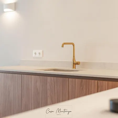 De Diseno Con Piscina, Jardin Y Parking Denia