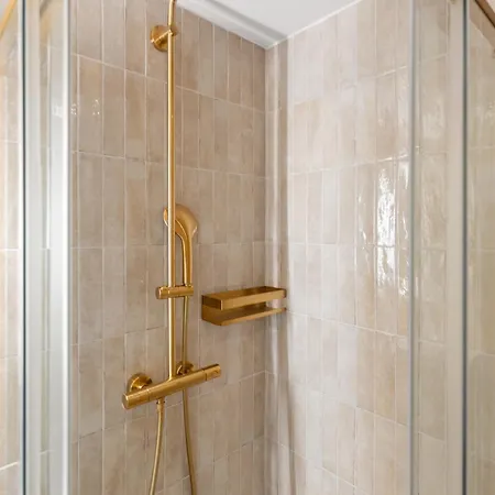 De Diseno Con Piscina, Jardin Y Parking *