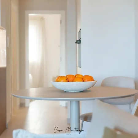 De Diseno Con Piscina, Jardin Y Parking