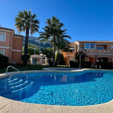 De Diseno Con Piscina, Jardin Y Parking * Denia