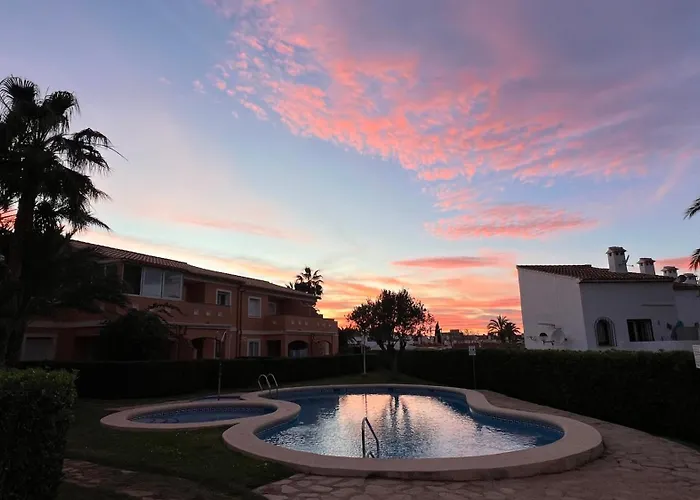 De Diseño Reformado Con Piscina Y Jardín * Dénia