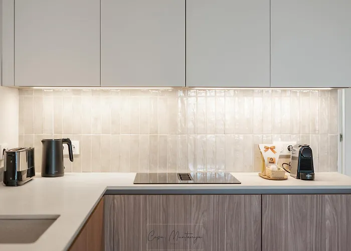 De Diseño Reformado Con Piscina Y Jardín Apartamento *