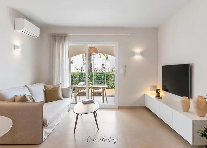 Apartamento De Diseño Reformado Con Piscina Y Jardín *