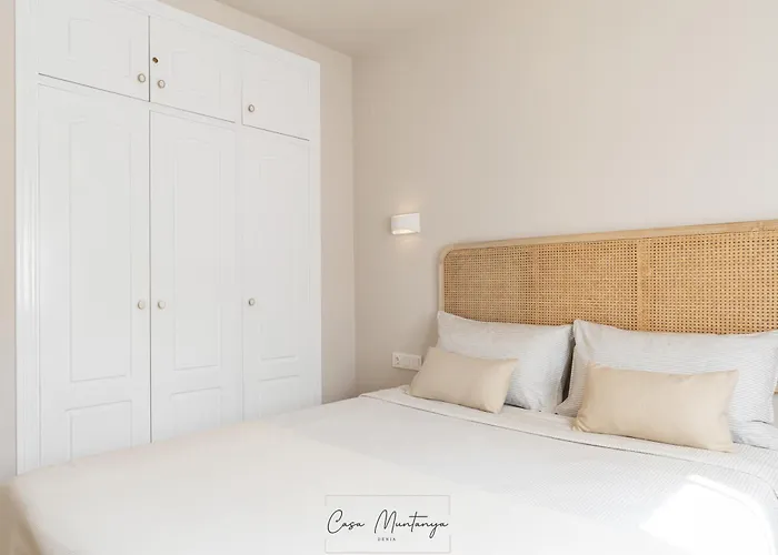 Apartamento De Diseño Reformado Con Piscina Y Jardín