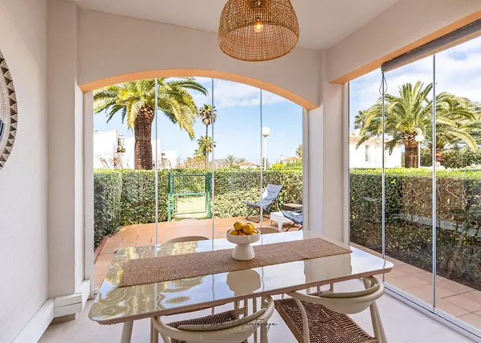 Апартаменти De Diseno Reformado Con Piscina Y Jardin