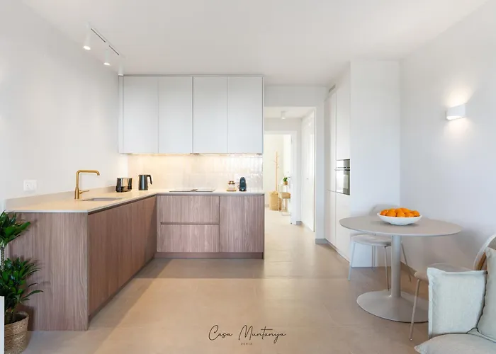 De Diseno Reformado Con Piscina Y Jardin Dénia